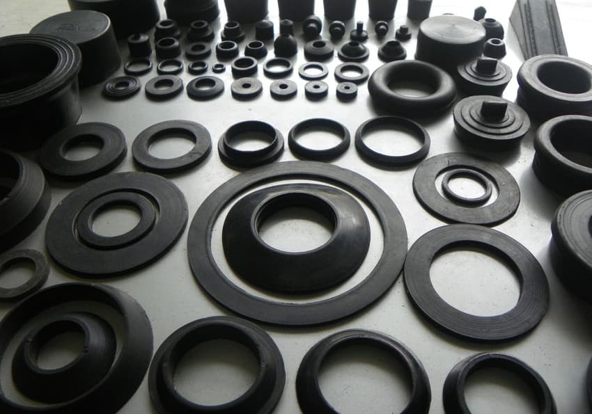 Empaques y tapones de caucho fabricados por Industrias Jolferb